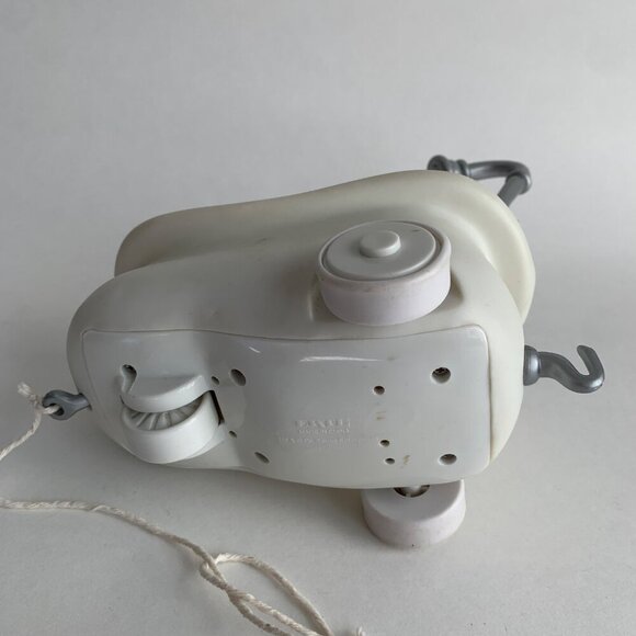 Ertl Cat in the Hat Eating Cake in Tub Pull Toy - Picture 5 of 6